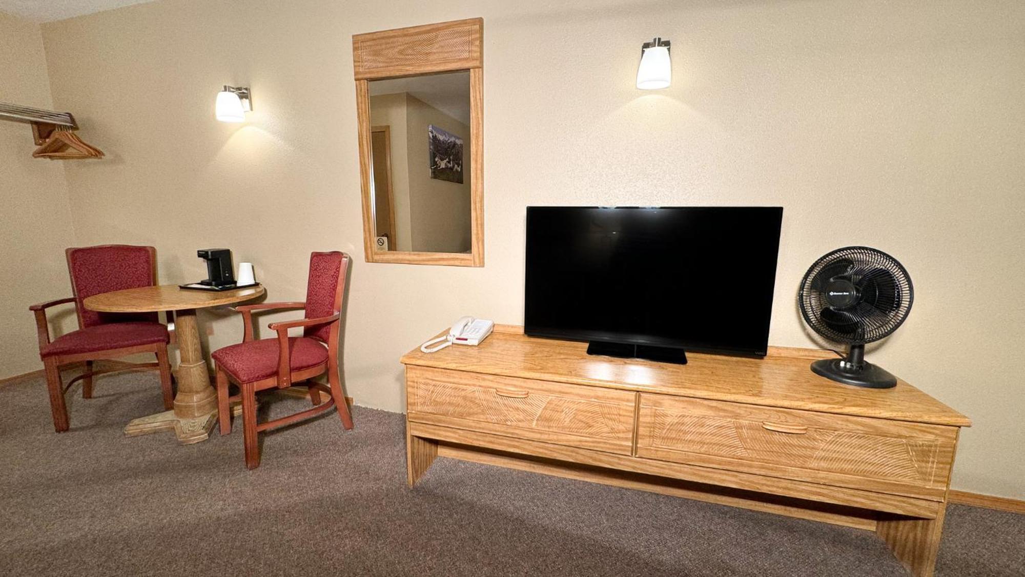 Young'S Motel Tok Exterior photo